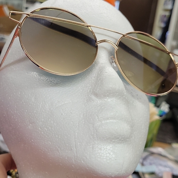 Gold Tone Wire Framed Sunglasses Retro Vintage - Picture 6 of 8